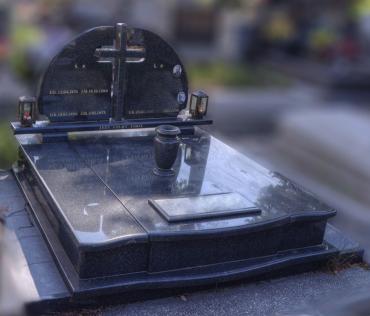 Nagrobki podwójne 10