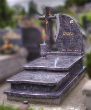 Nagrobki pojedyncze 3