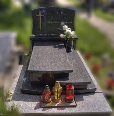 Nagrobki pojedyncze 18